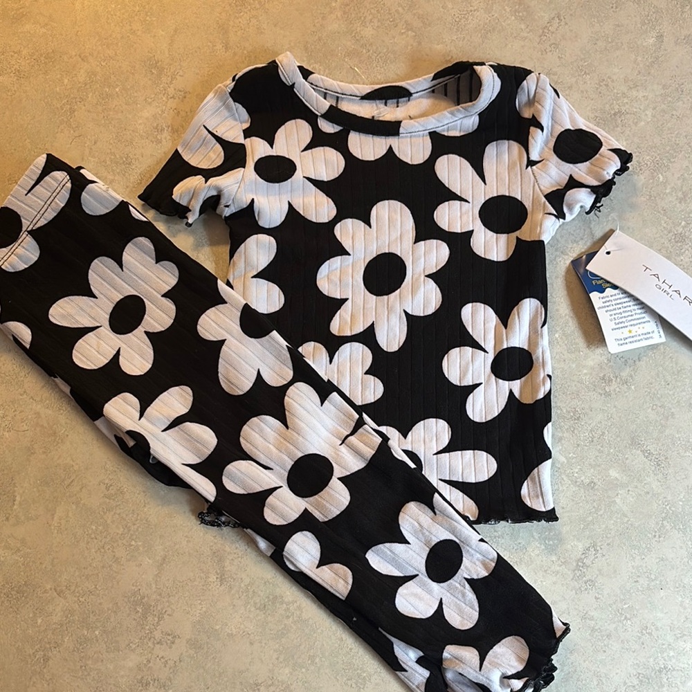 NWT toddler set black and white